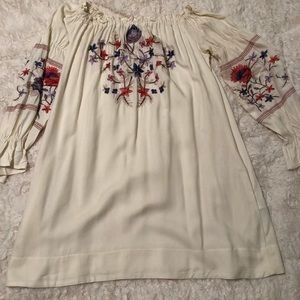 Boutique boho off-shoulder dress 🌼